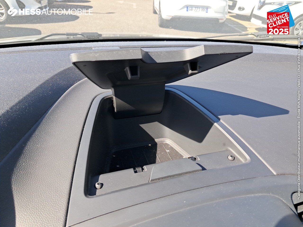 Véhicule d'occasion RENAULT CAPTUR 1.5 DCI 90CH ENERGY INTENS EDC EURO6C chez Renault Saint-Louis