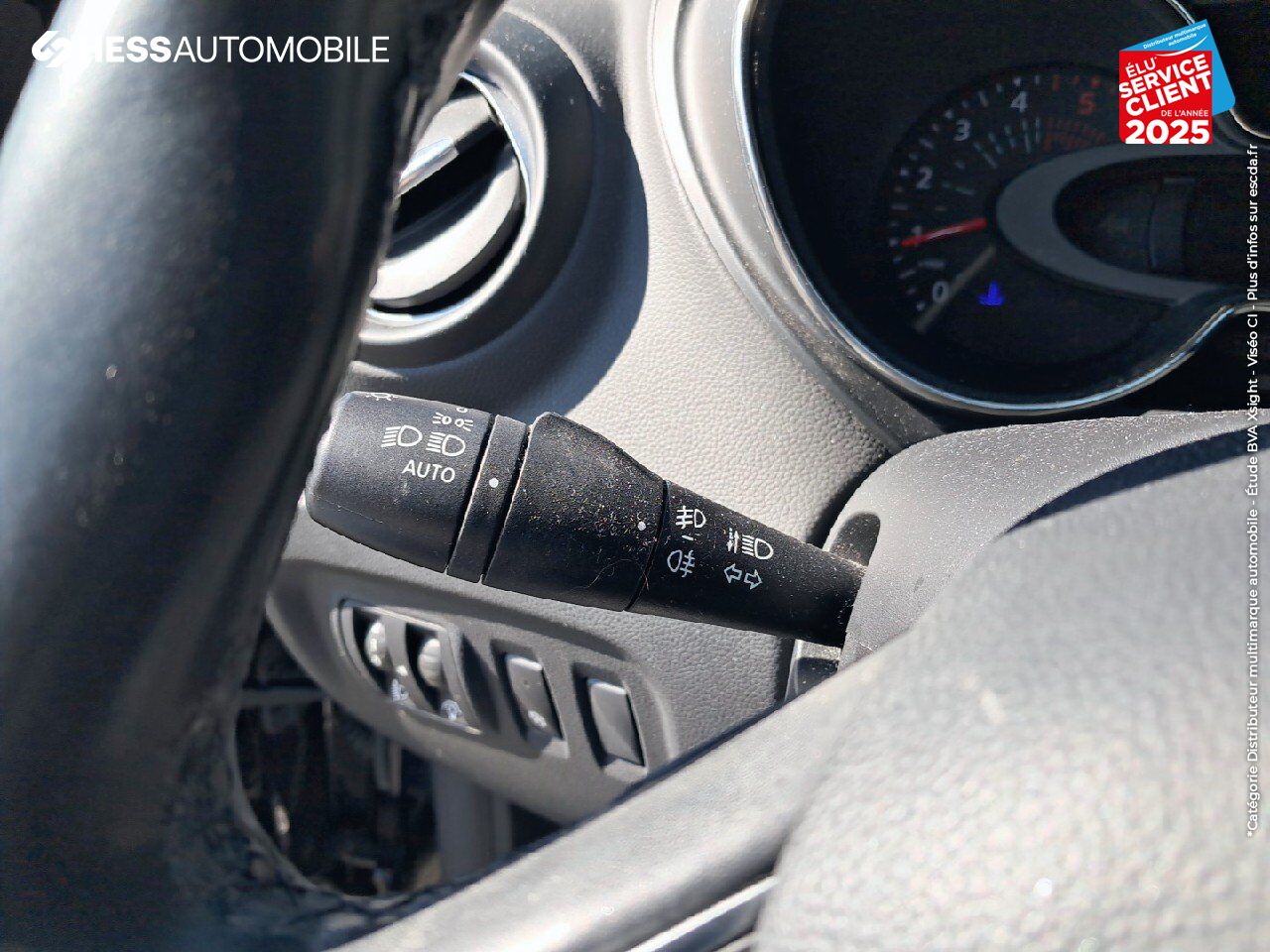 Véhicule d'occasion RENAULT CAPTUR 1.5 DCI 90CH ENERGY INTENS EDC EURO6C chez Renault Saint-Louis