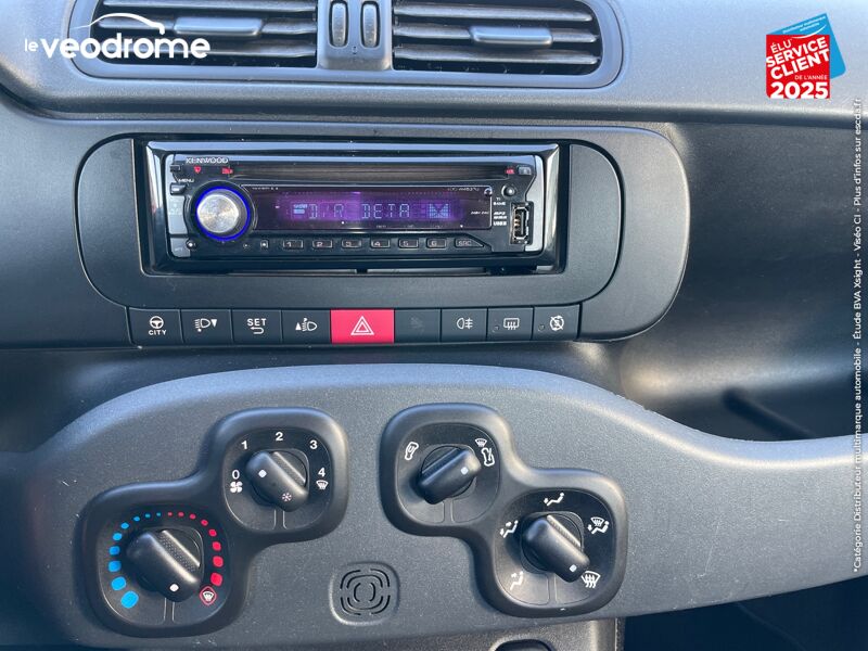 Véhicule d'occasion FIAT PANDA 1.2 8V 69CH LIGUE 1 CONFORAMA 2019 EURO6D chez Le Veodrome