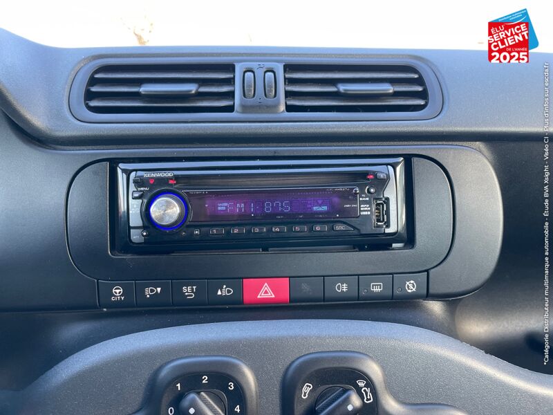 Véhicule d'occasion FIAT PANDA 1.2 8V 69CH LIGUE 1 CONFORAMA 2019 EURO6D chez Le Veodrome