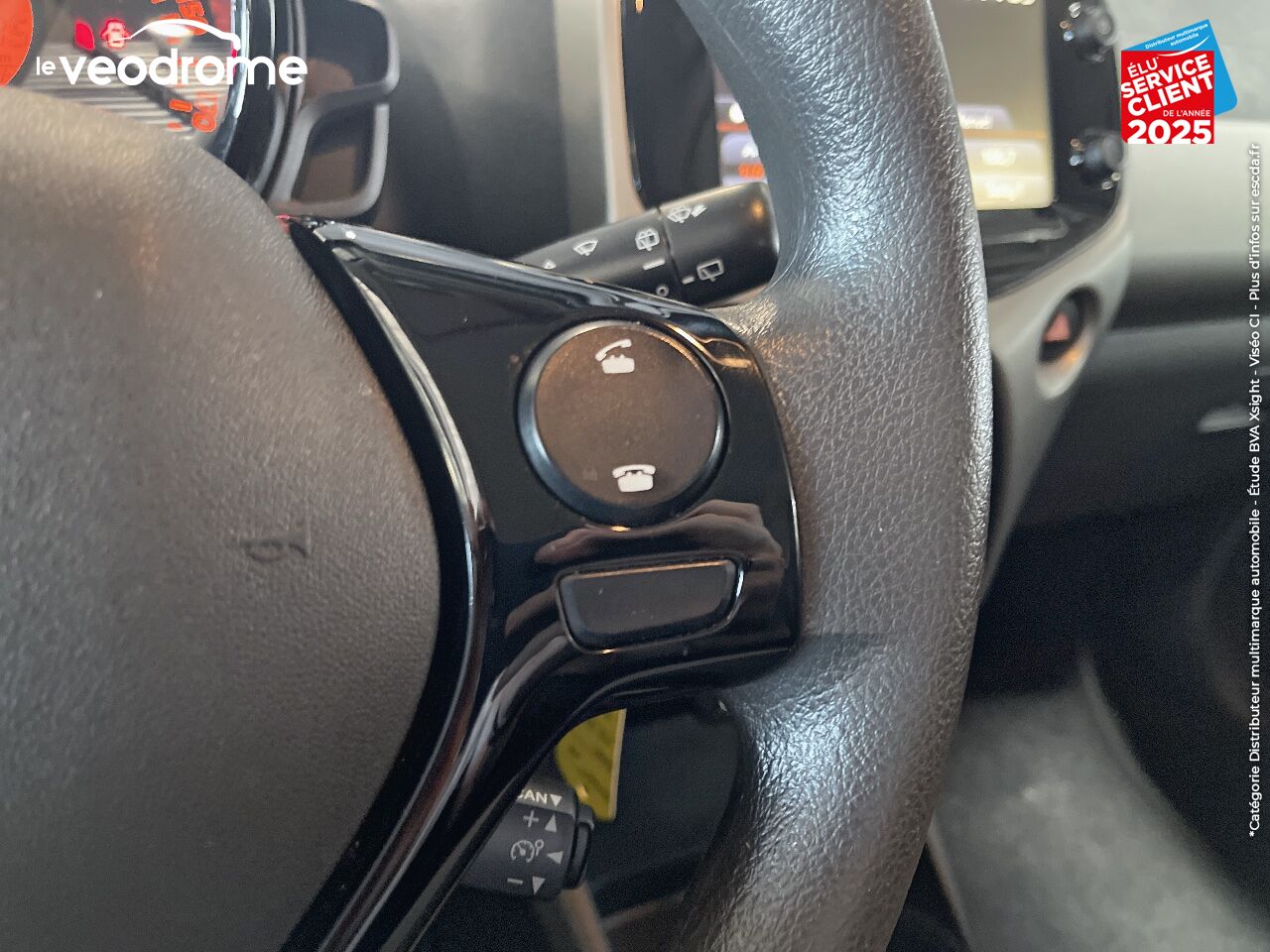 Véhicule d'occasion PEUGEOT 108 1.2 PURETECH ALLURE 3P chez Le Veodrome