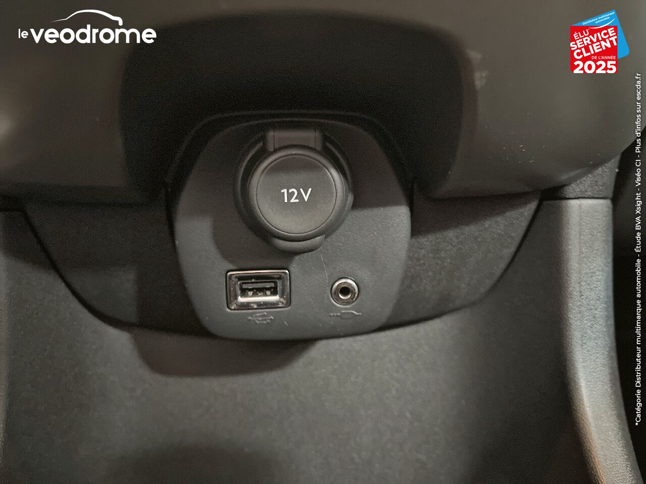 Véhicule d'occasion PEUGEOT 108 1.2 PURETECH ALLURE 3P chez Le Veodrome