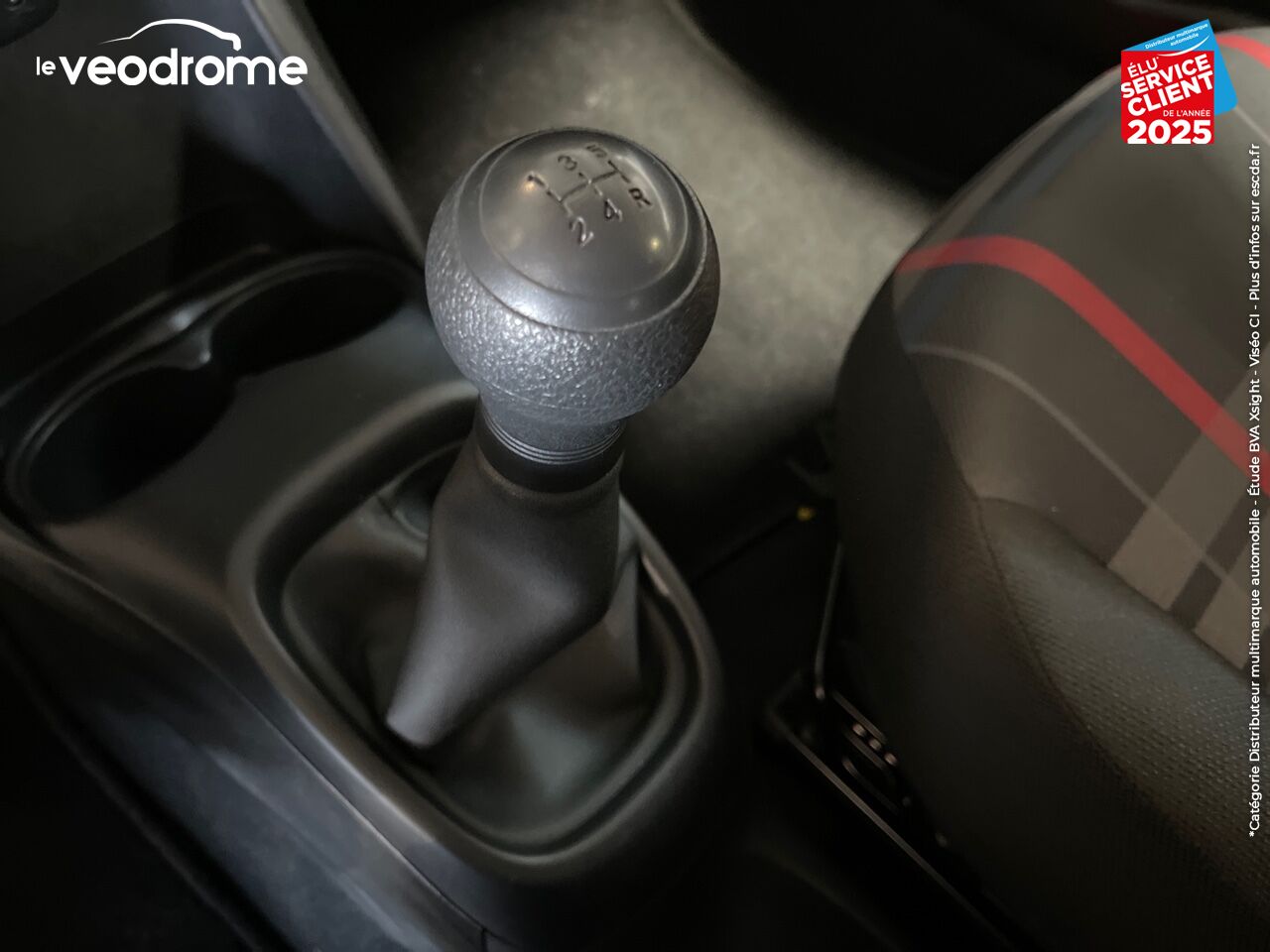 Véhicule d'occasion PEUGEOT 108 1.2 PURETECH ALLURE 3P chez Le Veodrome