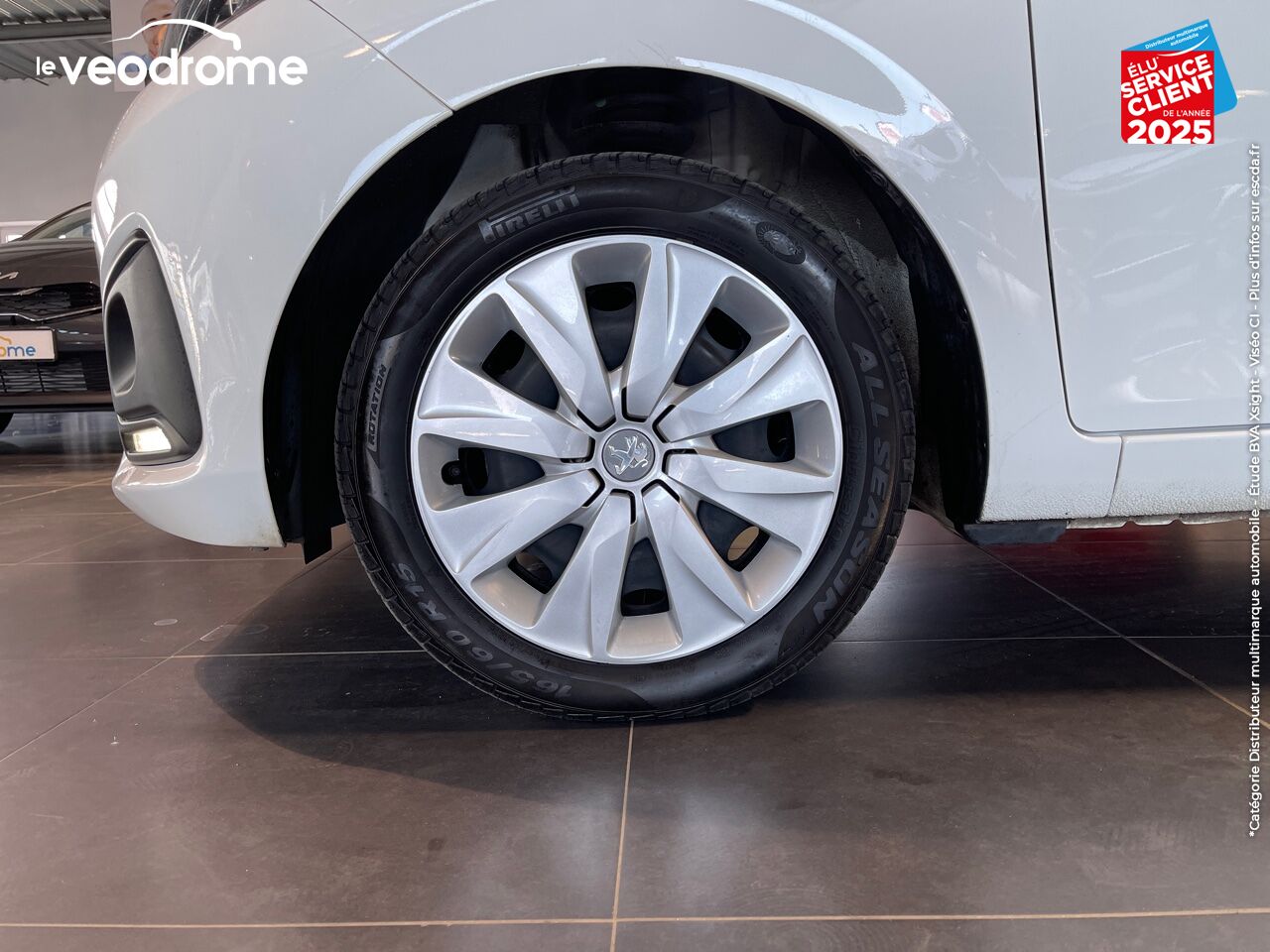 Véhicule d'occasion PEUGEOT 108 1.2 PURETECH ALLURE 3P chez Le Veodrome