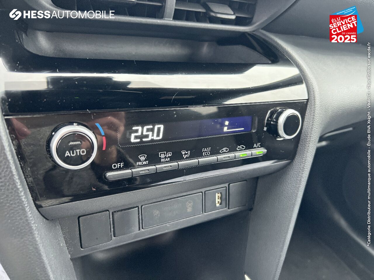 Véhicule d'occasion TOYOTA YARIS CROSS 116H DESIGN AWD-I MY22 CAMERA chez Toyota Thionville