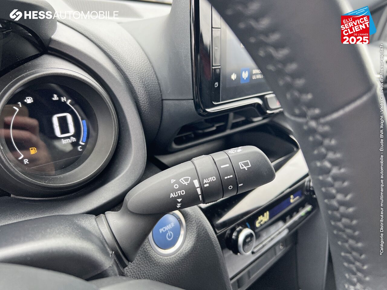 Véhicule d'occasion TOYOTA YARIS CROSS 116H DESIGN AWD-I MY22 CAMERA chez Toyota Thionville