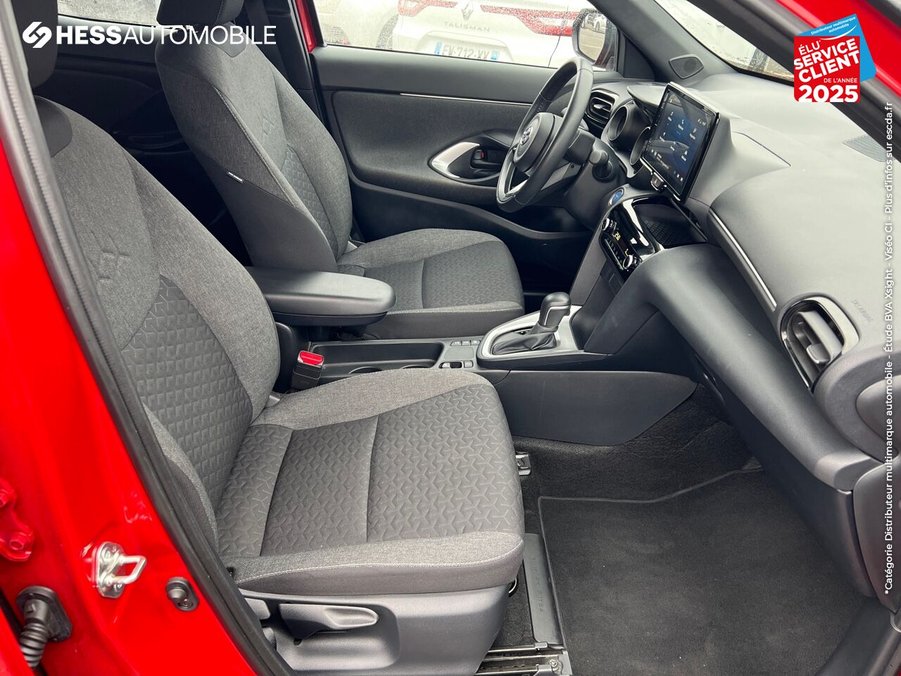 Véhicule d'occasion TOYOTA YARIS CROSS 116H DESIGN AWD-I MY22 CAMERA chez Toyota Thionville