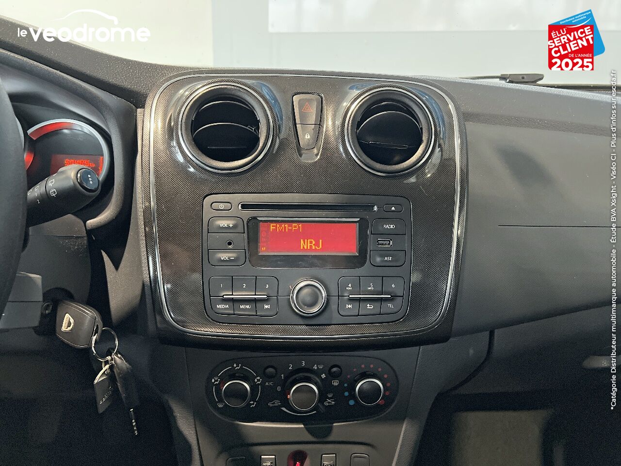 Véhicule d'occasion DACIA SANDERO 1.5 DCI 90CH LAUREATE chez Le Veodrome