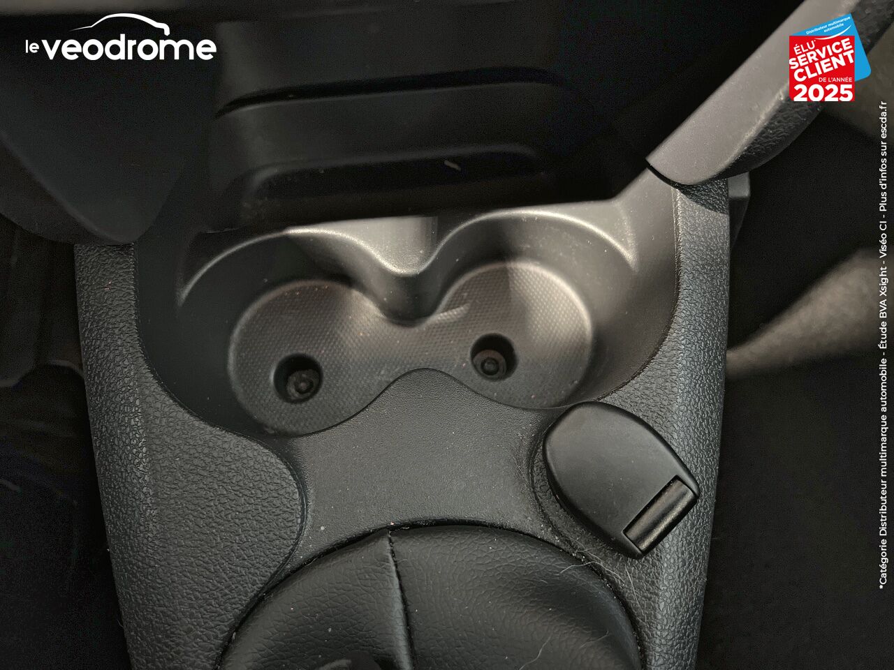 Véhicule d'occasion DACIA SANDERO 1.5 DCI 90CH LAUREATE chez Le Veodrome