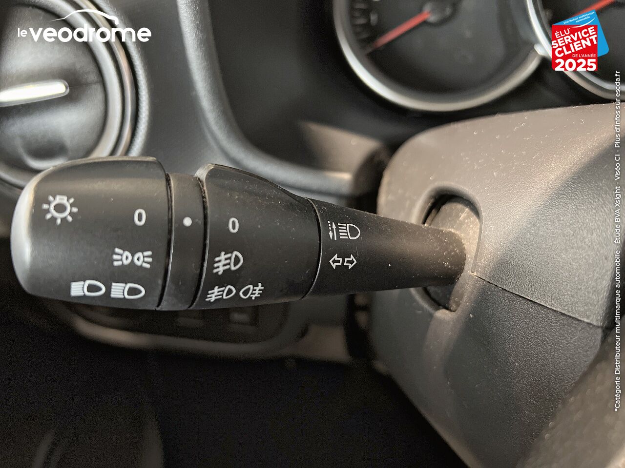 Véhicule d'occasion DACIA SANDERO 1.5 DCI 90CH LAUREATE chez Le Veodrome