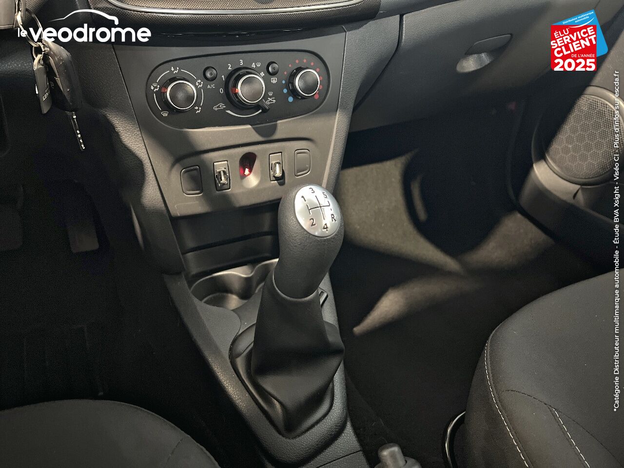 Véhicule d'occasion DACIA SANDERO 1.5 DCI 90CH LAUREATE chez Le Veodrome