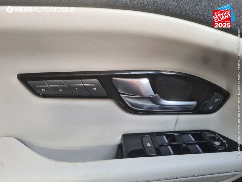 Véhicule d'occasion LAND-ROVER EVOQUE 2.0 TD4 180 HSE BVA MARK V CUIR SIEGE CHAUF GPS CAMERA MERIDIAN chez Land Rover Metz