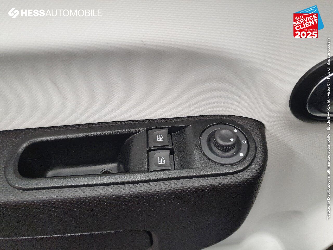 Véhicule d'occasion RENAULT TWINGO 0.9 TCE 90CH ENERGY INTENS 1ERE MAIN chez Renault Strasbourg