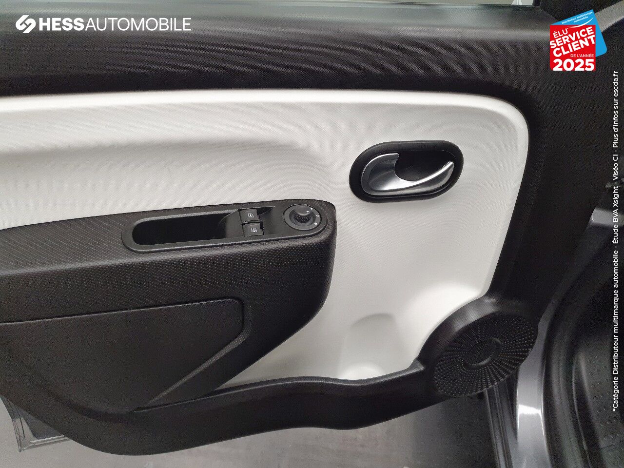 Véhicule d'occasion RENAULT TWINGO 0.9 TCE 90CH ENERGY INTENS 1ERE MAIN chez Renault Strasbourg