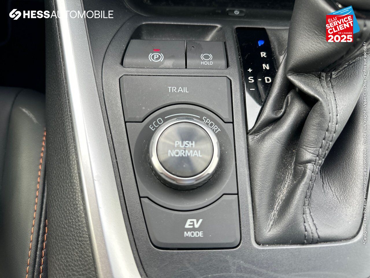 Véhicule d'occasion TOYOTA RAV4 2.5 HYBRIDE 222CH TRAIL AWD-I MY24 chez Hyundai Reims