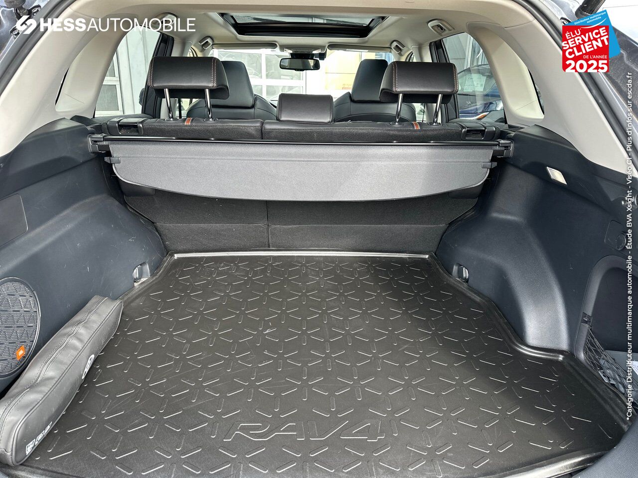 Véhicule d'occasion TOYOTA RAV4 2.5 HYBRIDE 222CH TRAIL AWD-I MY24 chez Hyundai Reims