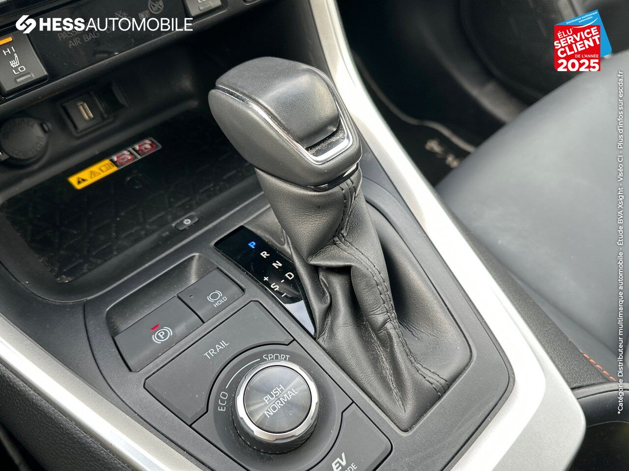 Véhicule d'occasion TOYOTA RAV4 2.5 HYBRIDE 222CH TRAIL AWD-I MY24 chez Hyundai Reims