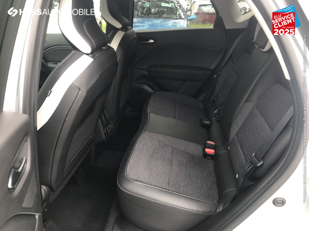 Véhicule d'occasion RENAULT CAPTUR 1.3 TCE MILD HYBRID 160CH TECHNO EDC chez Renault Saint-Louis