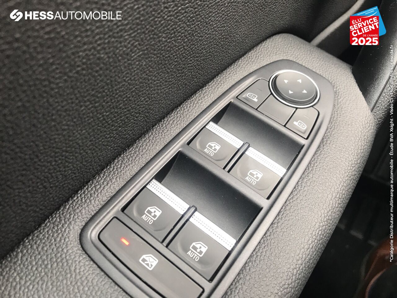 Véhicule d'occasion RENAULT CAPTUR 1.3 TCE MILD HYBRID 160CH TECHNO EDC chez Renault Saint-Louis