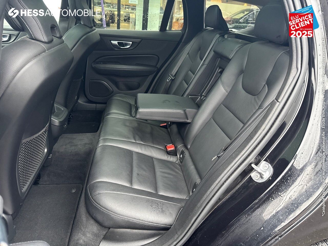 Véhicule d'occasion VOLVO V60 B4 197CH ADBLUE BUSINESS GEARTRONIC TOUVRANT SIEGES CUIR CAMERA CARPLAY chez Volvo Epernay