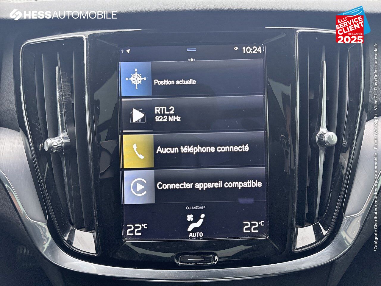 Véhicule d'occasion VOLVO V60 B4 197CH ADBLUE BUSINESS GEARTRONIC TOUVRANT SIEGES CUIR CAMERA CARPLAY chez Volvo Epernay