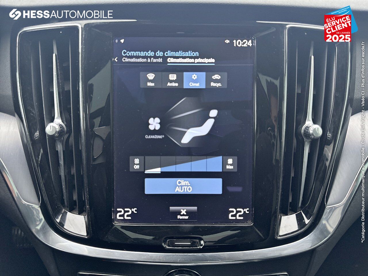 Véhicule d'occasion VOLVO V60 B4 197CH ADBLUE BUSINESS GEARTRONIC TOUVRANT SIEGES CUIR CAMERA CARPLAY chez Volvo Epernay