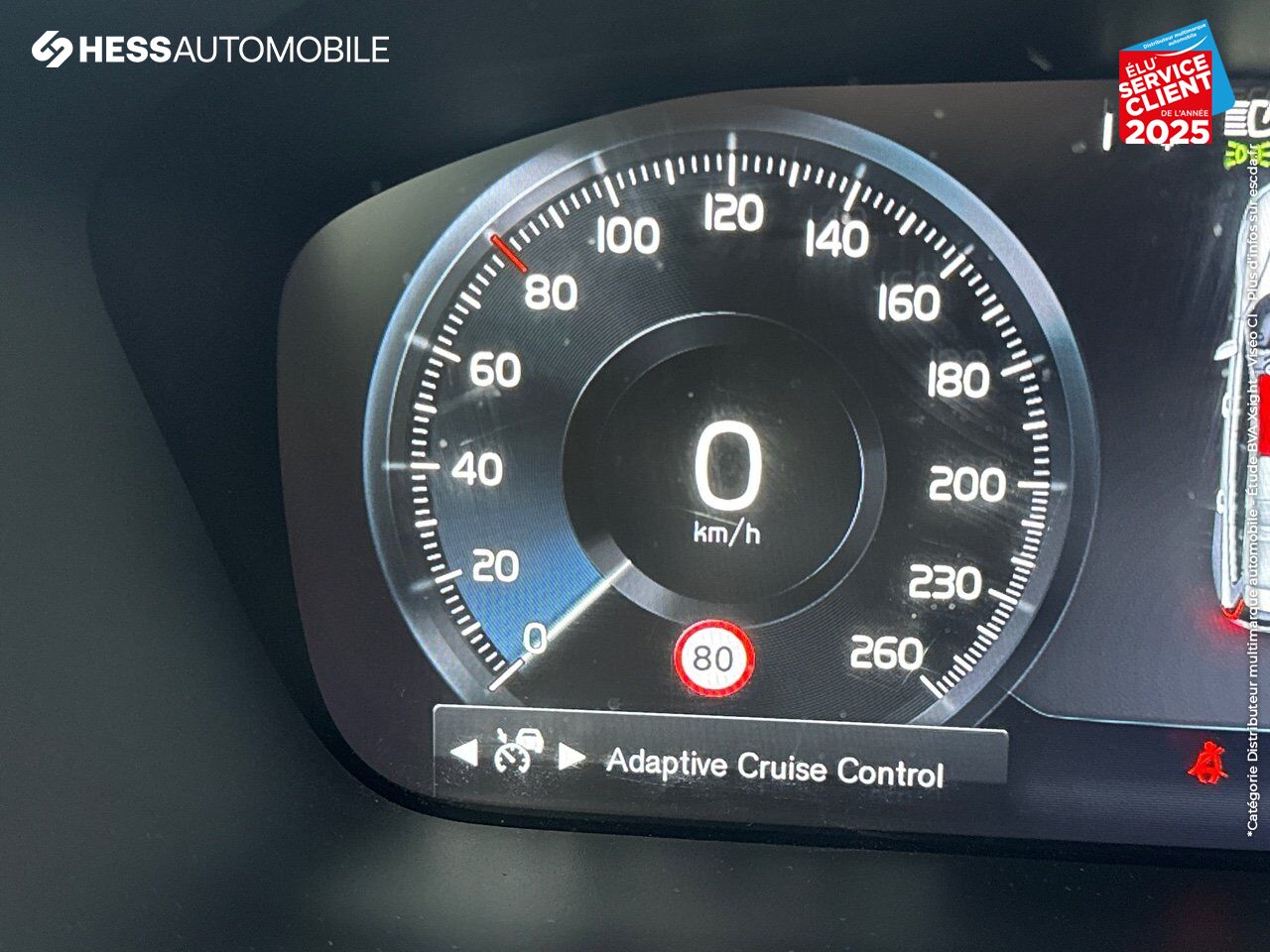 Véhicule d'occasion VOLVO V60 B4 197CH ADBLUE BUSINESS GEARTRONIC TOUVRANT SIEGES CUIR CAMERA CARPLAY chez Volvo Epernay