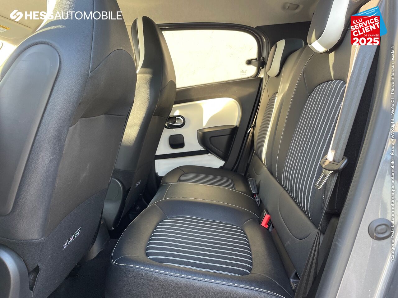 Véhicule d'occasion RENAULT TWINGO 0.9 TCE 95CH INTENS - 20 RADAR AR JA16 chez Renault Colmar