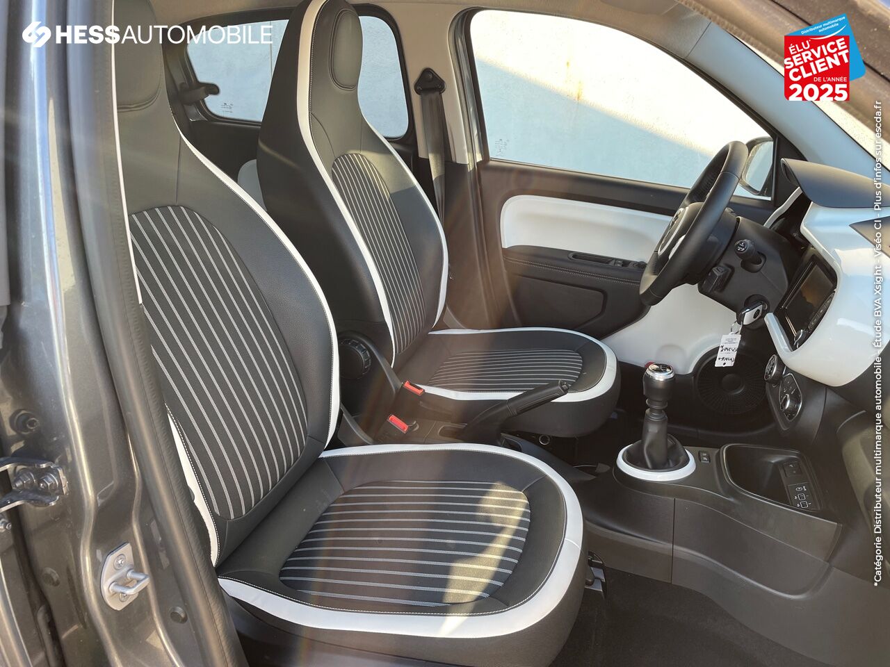 Véhicule d'occasion RENAULT TWINGO 0.9 TCE 95CH INTENS - 20 RADAR AR JA16 chez Renault Colmar