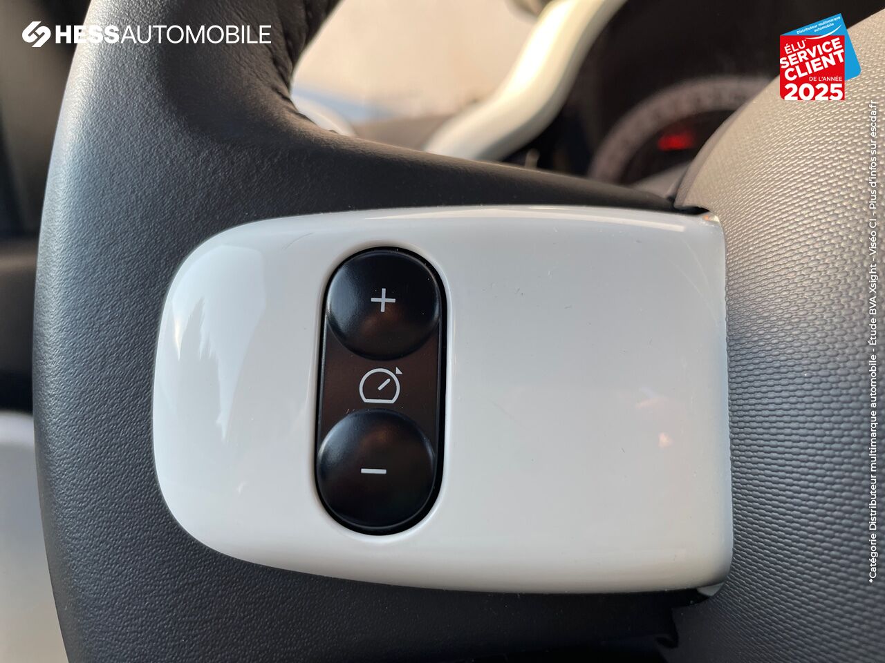 Véhicule d'occasion RENAULT TWINGO 0.9 TCE 95CH INTENS - 20 RADAR AR JA16 chez Renault Colmar