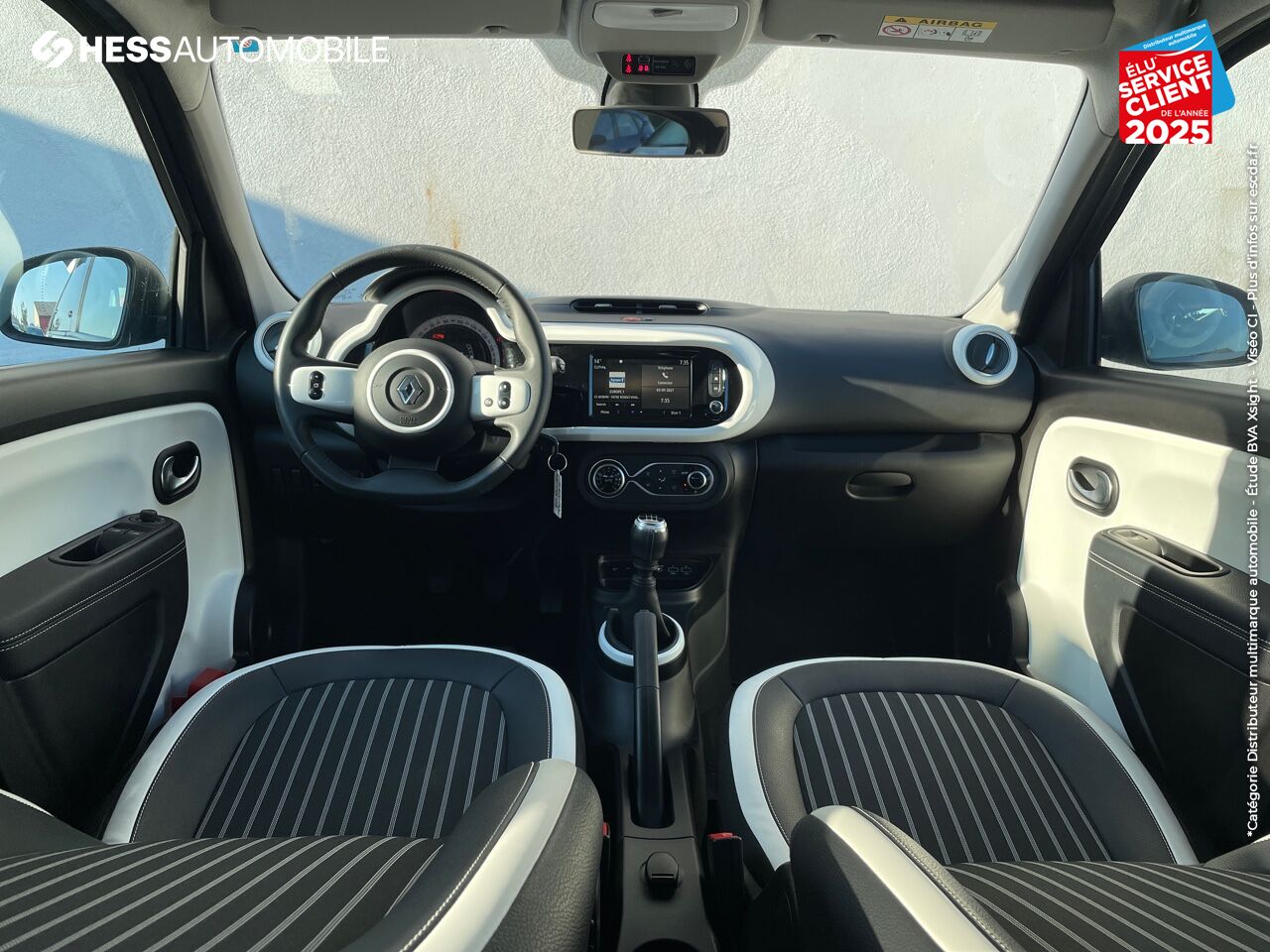 Véhicule d'occasion RENAULT TWINGO 0.9 TCE 95CH INTENS - 20 RADAR AR JA16 chez Renault Colmar