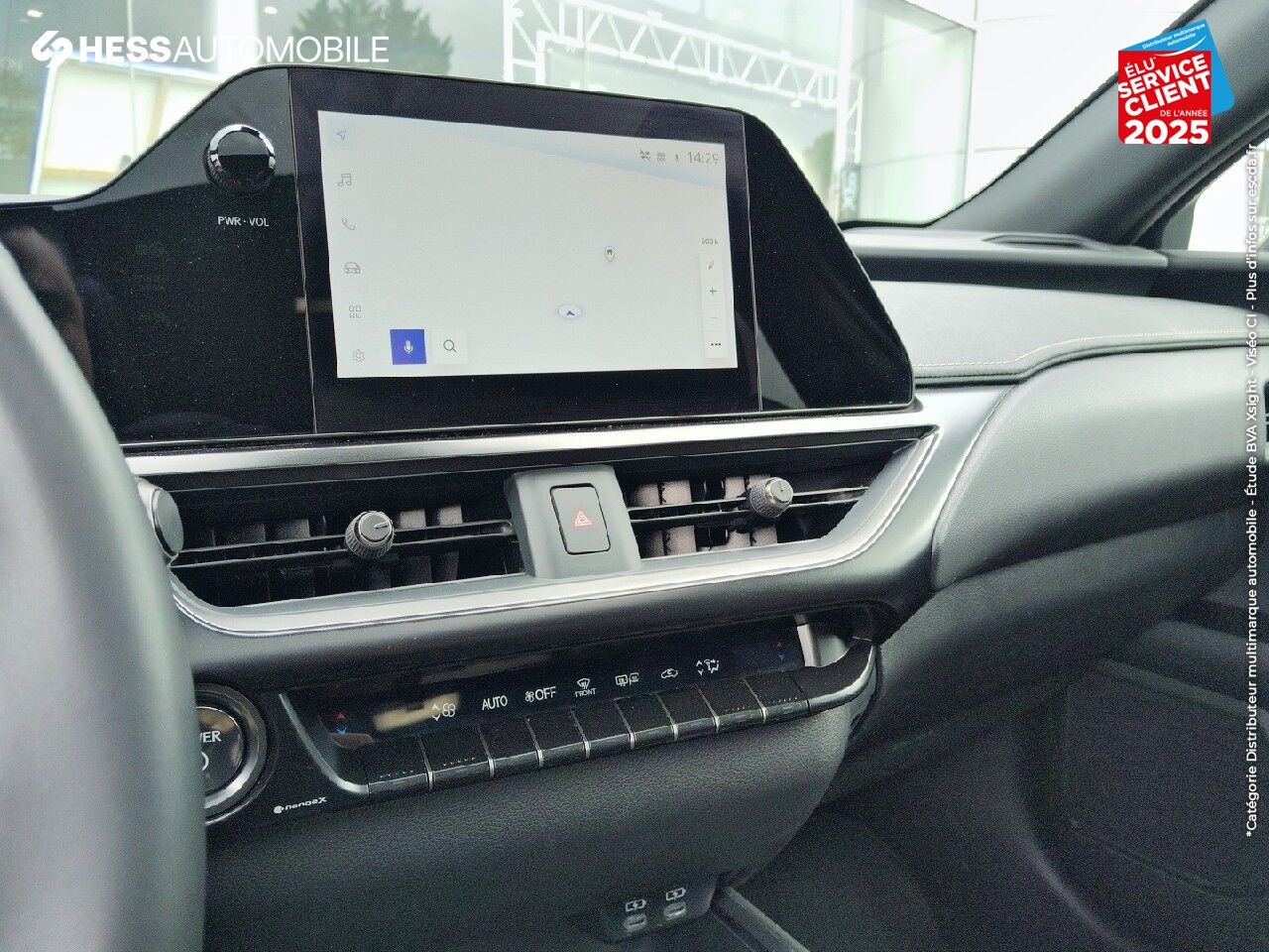 Véhicule d'occasion LEXUS UX 250H LUXE 2WD TOUVRANT SIEGES CHAUF/CUIR GPS CAMERA chez Renault Colmar