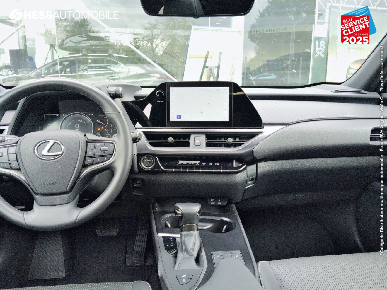 Véhicule d'occasion LEXUS UX 250H LUXE 2WD TOUVRANT SIEGES CHAUF/CUIR GPS CAMERA chez Renault Colmar