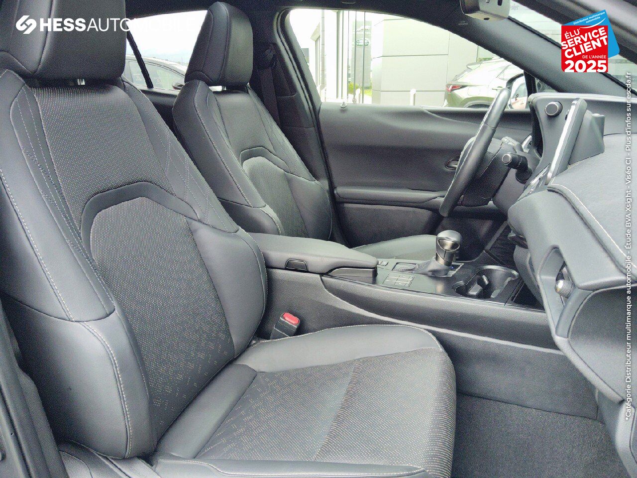 Véhicule d'occasion LEXUS UX 250H LUXE 2WD TOUVRANT SIEGES CHAUF/CUIR GPS CAMERA chez Renault Colmar