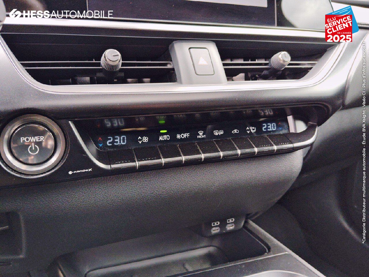 Véhicule d'occasion LEXUS UX 250H LUXE 2WD TOUVRANT SIEGES CHAUF/CUIR GPS CAMERA chez Renault Colmar