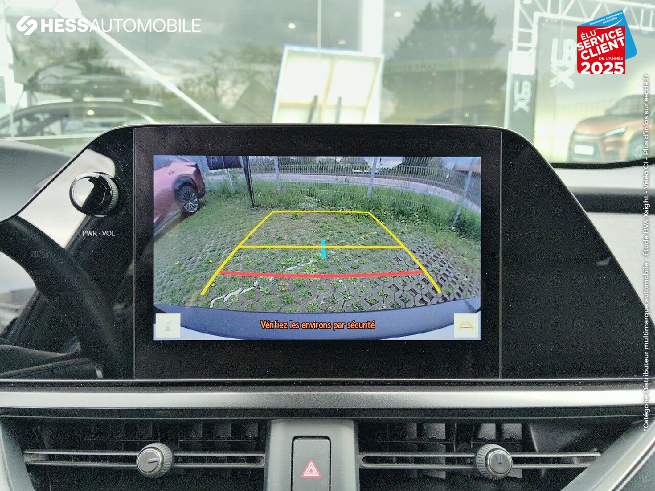 Véhicule d'occasion LEXUS UX 250H LUXE 2WD TOUVRANT SIEGES CHAUF/CUIR GPS CAMERA chez Renault Colmar