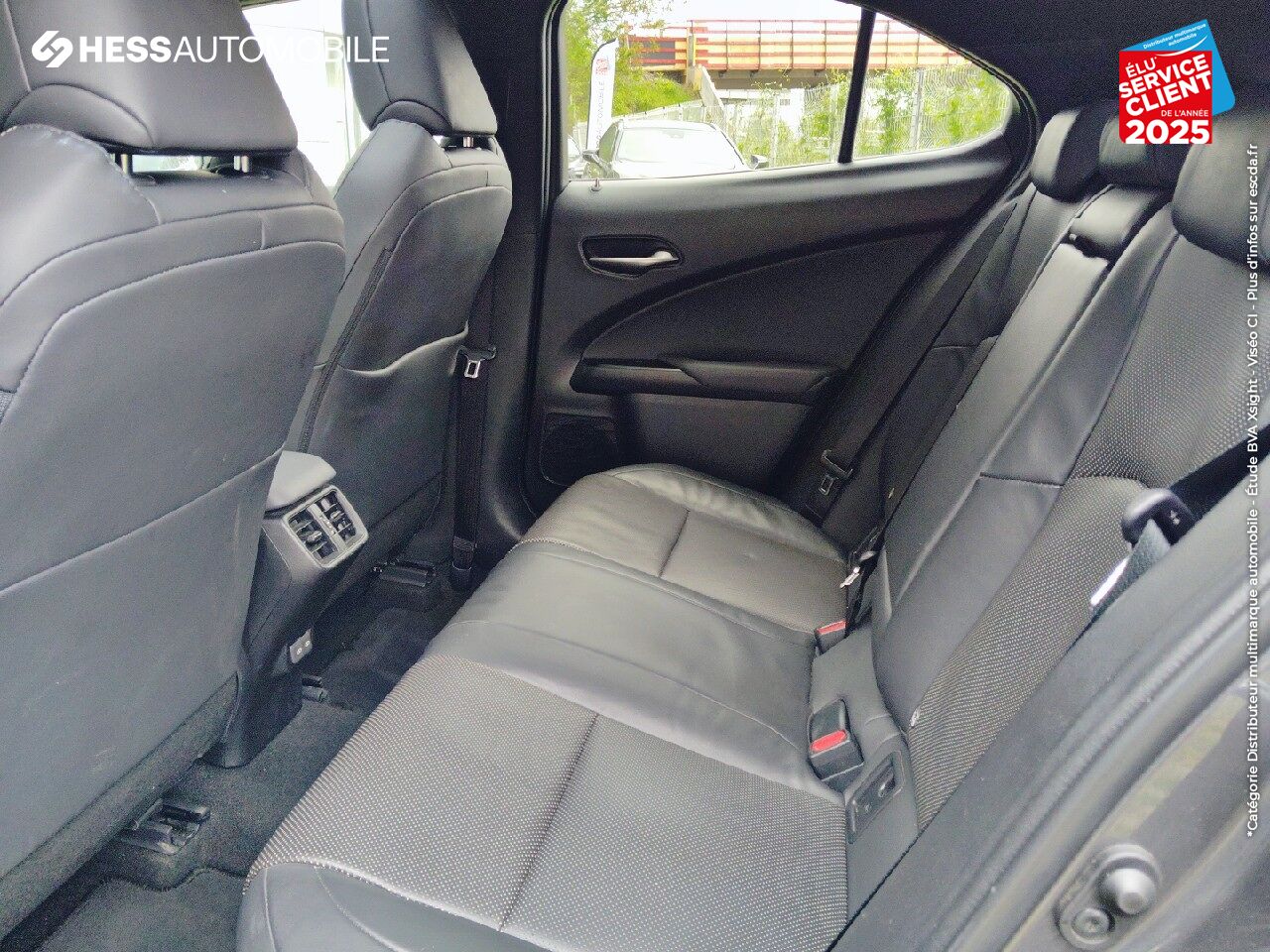 Véhicule d'occasion LEXUS UX 250H LUXE 2WD TOUVRANT SIEGES CHAUF/CUIR GPS CAMERA chez Renault Colmar
