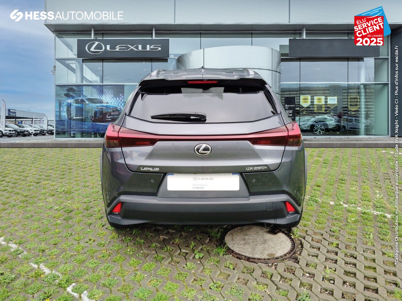 Véhicule d'occasion LEXUS UX 250H LUXE 2WD TOUVRANT SIEGES CHAUF/CUIR GPS CAMERA chez Renault Colmar