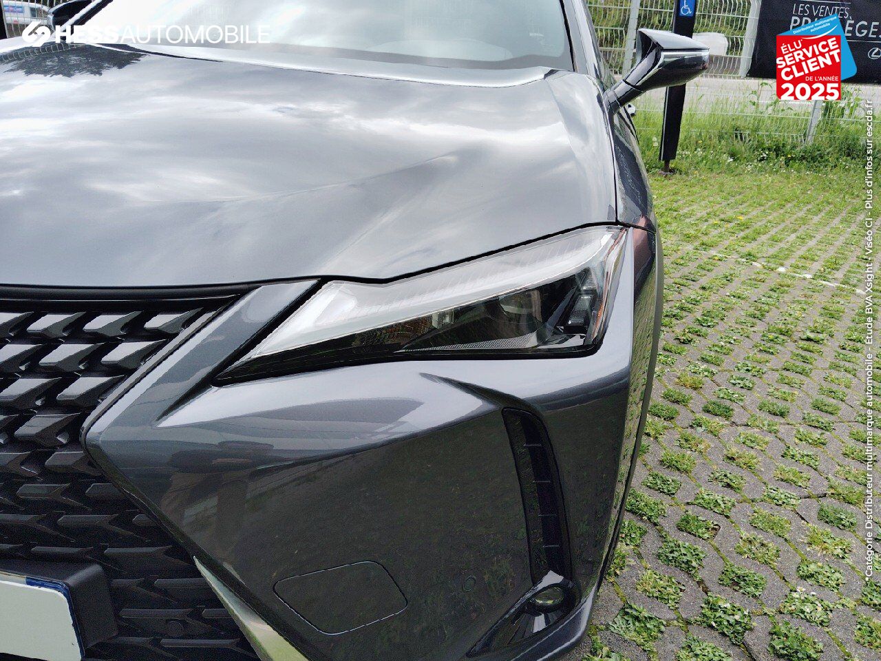 Véhicule d'occasion LEXUS UX 250H LUXE 2WD TOUVRANT SIEGES CHAUF/CUIR GPS CAMERA chez Renault Colmar