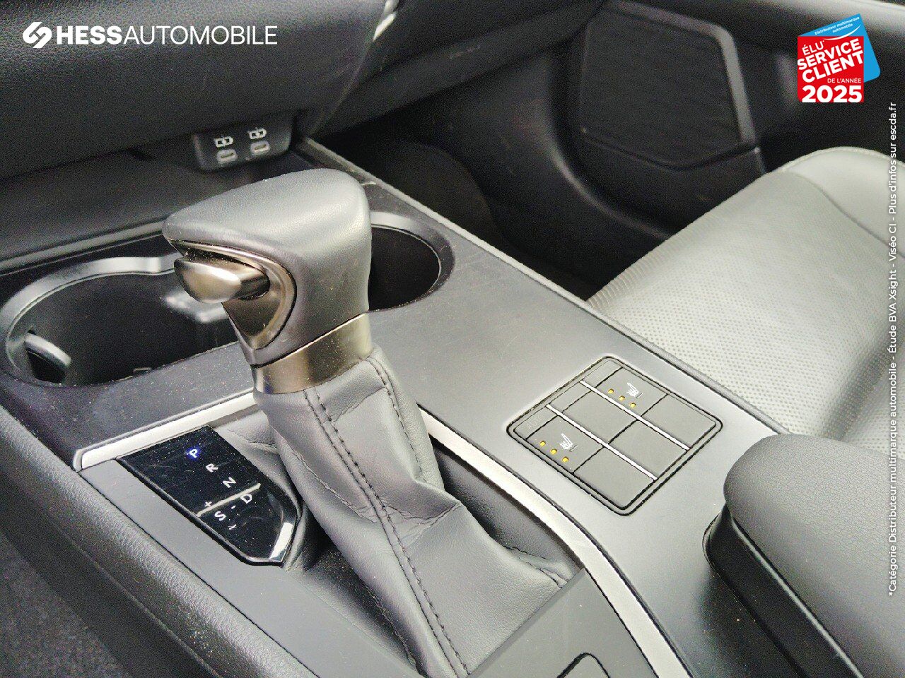 Véhicule d'occasion LEXUS UX 250H LUXE 2WD TOUVRANT SIEGES CHAUF/CUIR GPS CAMERA chez Renault Colmar