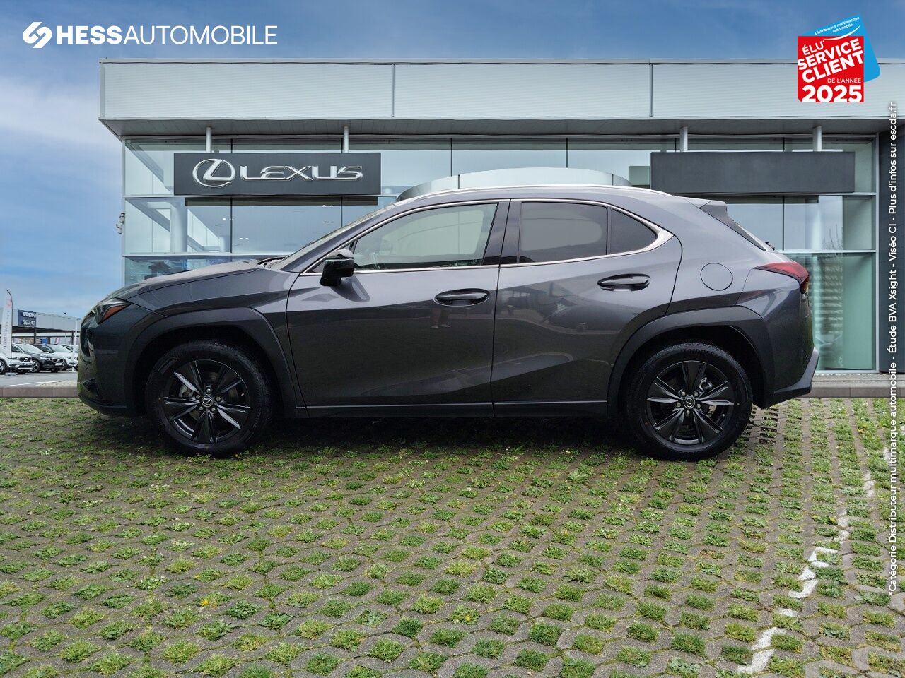 Véhicule d'occasion LEXUS UX 250H LUXE 2WD TOUVRANT SIEGES CHAUF/CUIR GPS CAMERA chez Renault Colmar