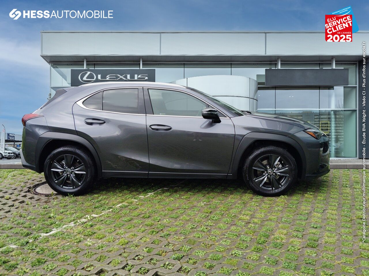 Véhicule d'occasion LEXUS UX 250H LUXE 2WD TOUVRANT SIEGES CHAUF/CUIR GPS CAMERA chez Renault Colmar