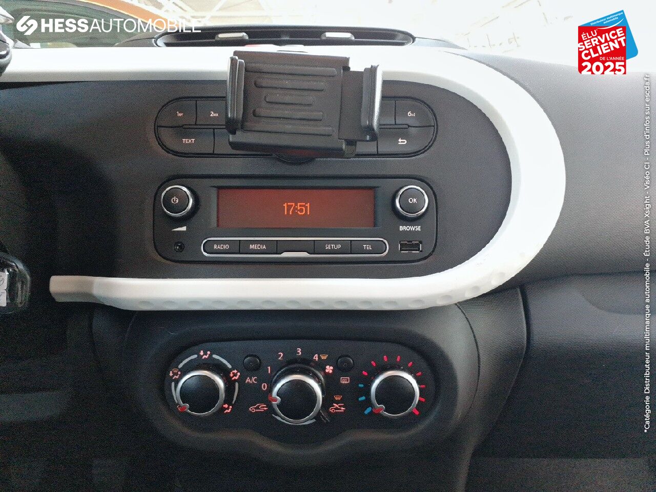 Véhicule d'occasion RENAULT TWINGO 1.0 SCE 75CH ZEN chez Renault Mulhouse