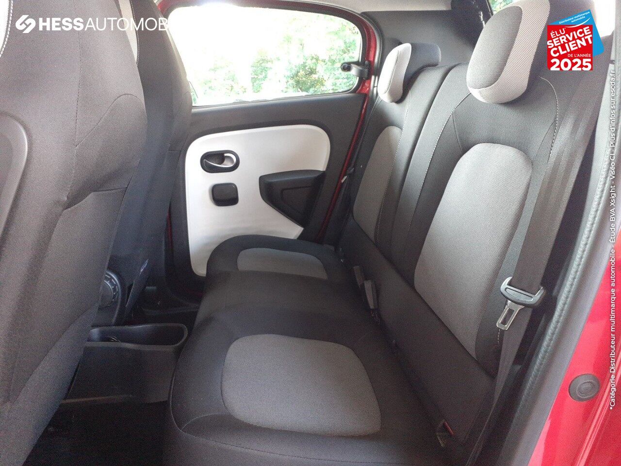 Véhicule d'occasion RENAULT TWINGO 1.0 SCE 75CH ZEN chez Renault Mulhouse
