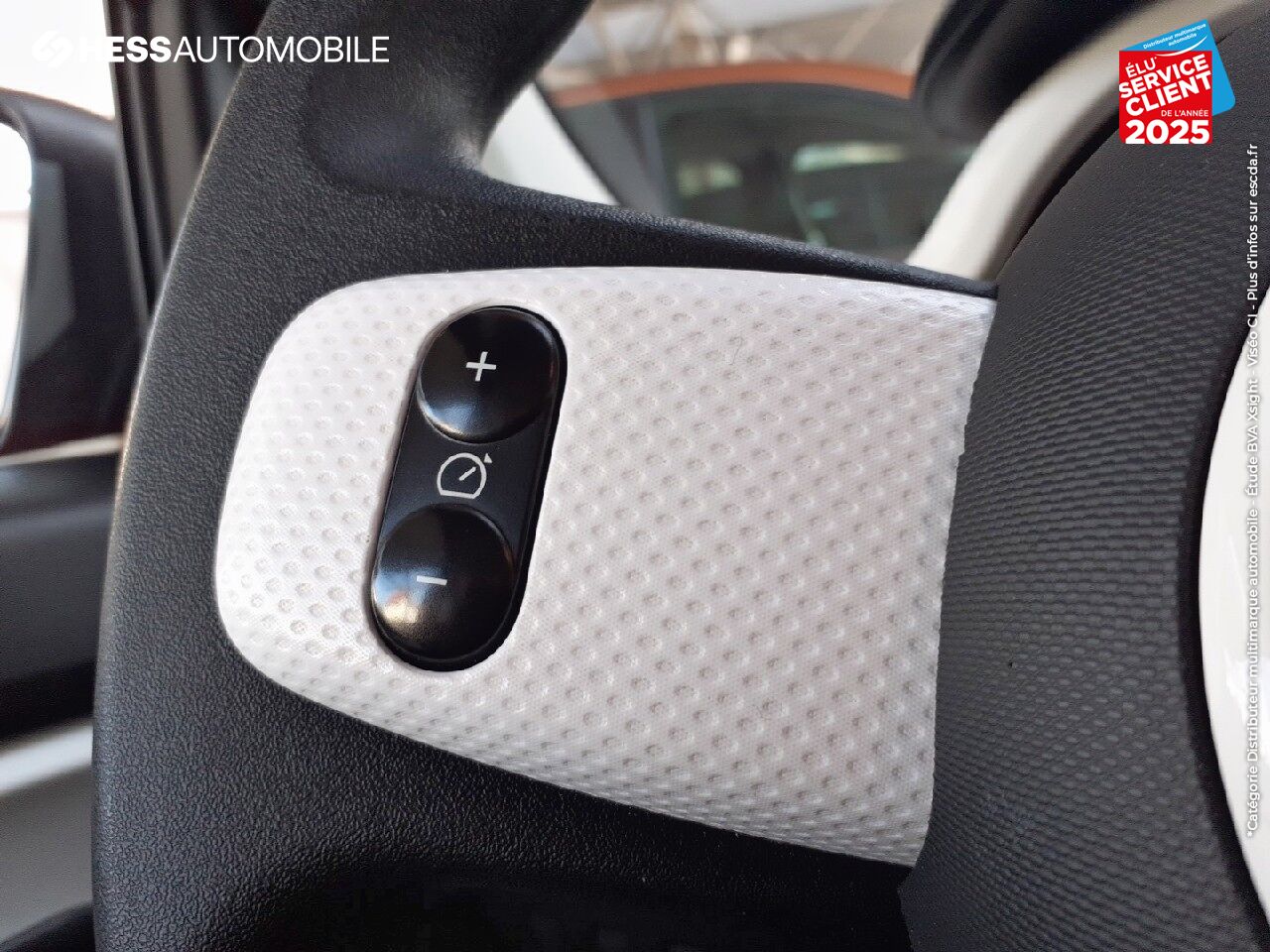 Véhicule d'occasion RENAULT TWINGO 1.0 SCE 75CH ZEN chez Renault Mulhouse