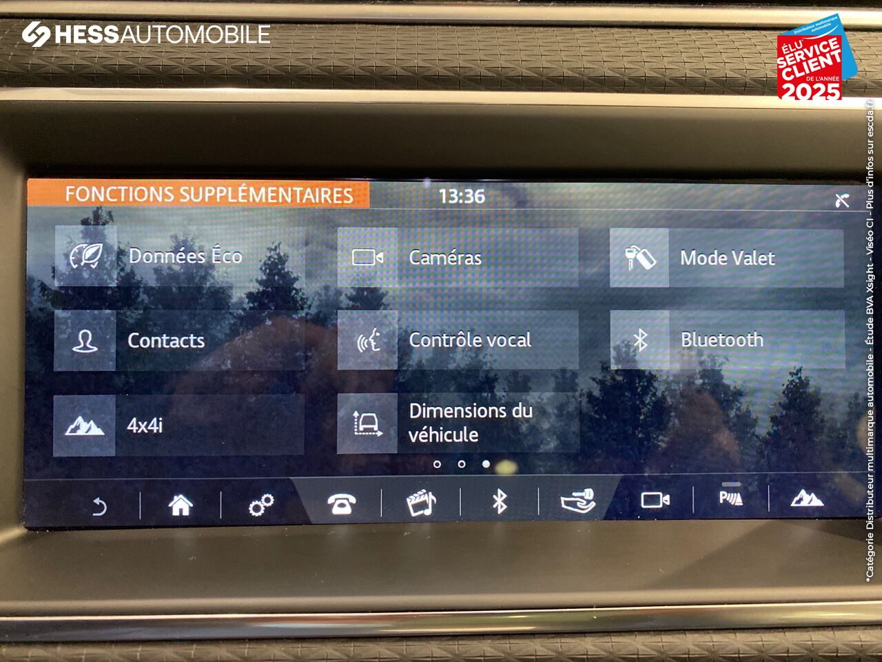 Véhicule d'occasion LAND-ROVER EVOQUE 2.0 D 150CH BUSINESS AWD BVA TPANO CAMERA chez Land Rover Strasbourg