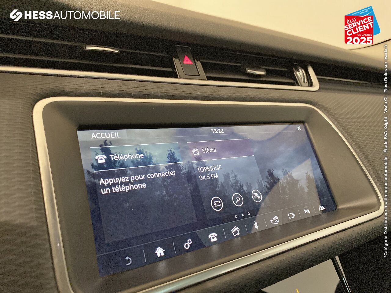 Véhicule d'occasion LAND-ROVER EVOQUE 2.0 D 150CH BUSINESS AWD BVA TPANO CAMERA chez Land Rover Strasbourg