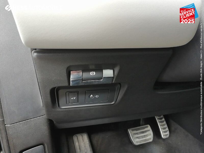 Véhicule d'occasion LAND-ROVER EVOQUE 2.0 D 180CH R-DYNAMIC S AWD BVA TPANO/OUVRANT SIEGE CHAUF GPS CAMERA chez Land Rover Metz
