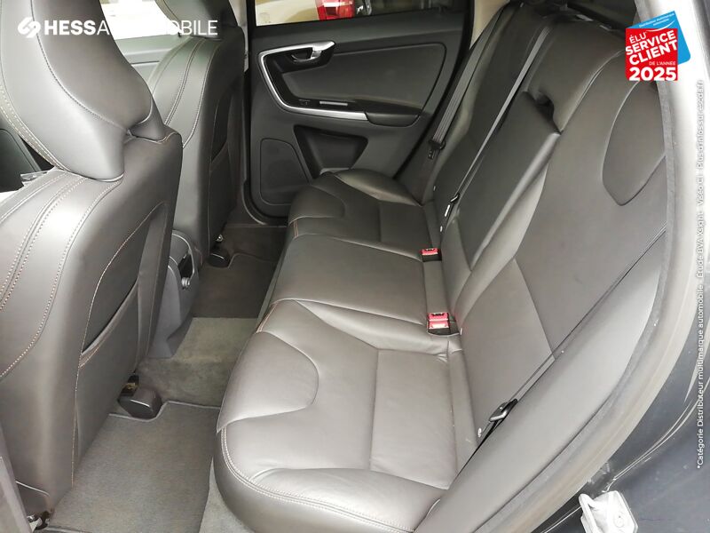 Véhicule d'occasion VOLVO XC60 D3 150CH SIGNATURE EDITION GEARTRONIC TOUVRANT CUIR SIEGE CHAUF GPS CAMERA chez Volvo Metz