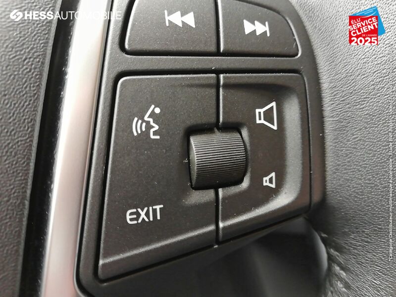 Véhicule d'occasion VOLVO XC60 D3 150CH SIGNATURE EDITION GEARTRONIC TOUVRANT CUIR SIEGE CHAUF GPS CAMERA chez Volvo Metz